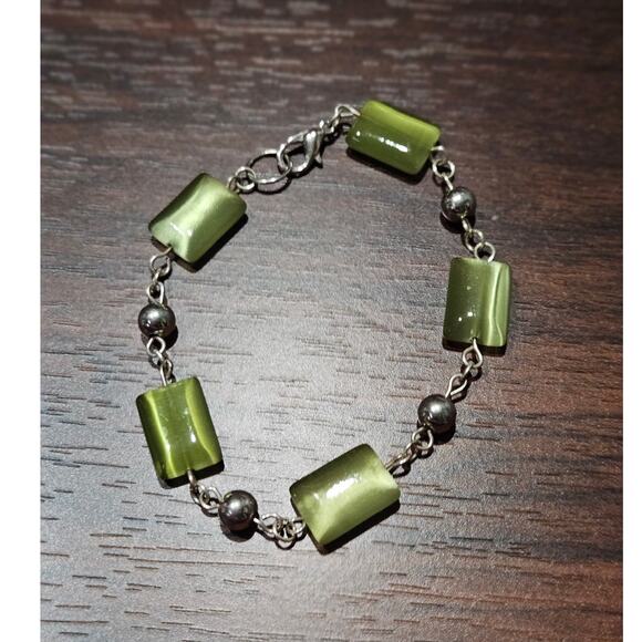 Lovely Green Glass Bead Silver-Tone Mixed Metal Retro Bracelet from Estate Sale - Picture 4 of 7